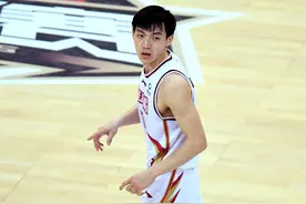 吴前承认辽宁更出色，最骄傲的不是MVP，一番话看出他的领袖担当图片