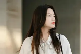 春夏必穿的衬衫，这5件上身巨美图片