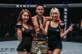 五年恩怨七战终结！“天使战士”潘帕雅克恶斗“扫踢机器”苏泊克图片