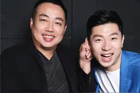 “乒乓王子”马龙不愧是男神，穿西装帅出天际，刘国梁都羡慕图片