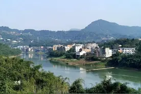 【小镇印象】湖光山色映丹霞-秀美如画车辋镇图片