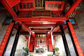 在农村，墓碑上的“故、显、考、妣”啥意思？有什么区别吗？图片