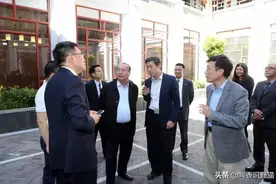 昔日的隐形富豪，公司市值高达2500亿，实力曾经一度超过李嘉诚图片