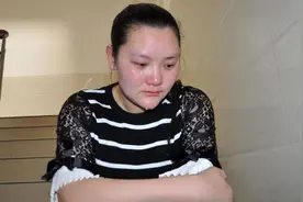 “别轻易生二胎”，35岁宝妈凌晨发朋友圈哭诉，字里行间尽是无奈图片