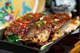 鲫鱼怎么做，可以完全锁住鲫鱼肉质的鲜美而不腥，做法超级简单图片