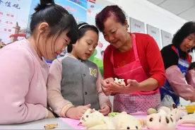 秀馒头！青岛大姨制作“鼠馒头”送给辖区孤寡空巢老人图片