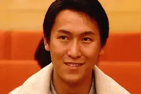马德钟与52岁妻子罕秀恩爱，两人为保青春，坚持不吃肉不吃白米饭图片