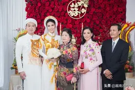 实拍越南豪门婚礼全过程：身穿传统服饰豪车迎亲，也要拜堂成亲图片