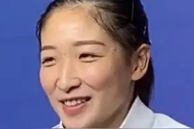 刘诗雯夺人生首枚全运会金牌：感谢许昕带领我拿牌图片