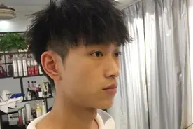 2020流行“雅痞”男发图片