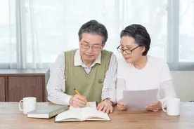 老教授向五旬保姆求婚遭拒：别把自己看得太高级图片
