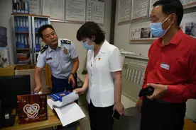 县委副书记、县长杜娟督导检查“国庆节”前安全生产工作图片