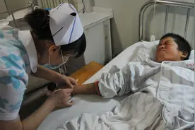“中国蛇村”为啥有这么多蛇？村民与毒蛇打交道，被咬伤怎么办？图片
