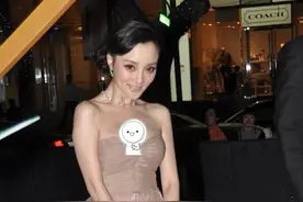 李小璐“深藏不露”！穿小码的抹胸裙身材凹凸有致，让人都不敢看图片