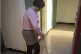 美文 | 楼梯过道里的女人（作者：吴光明）图片