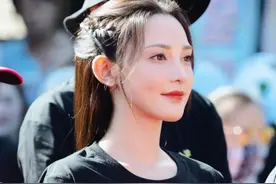 彭小苒又一古装剧官宣，被四大男主接连追求，这颜值谁不爱呢？图片