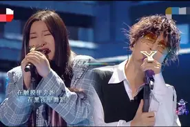 薛之谦&锤娜丽莎《违背的青春》：3大听点让人忍不住循环跟唱图片