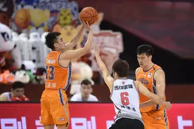 “真香小小罗”上线！上海男篮107-93胜深圳图片