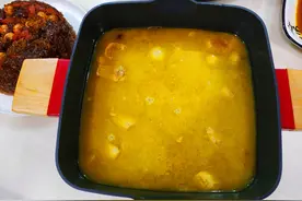 洗肥肠猪肚时，放盐还是碱呢？大厨教你1招，保准干净还没苦味图片