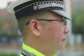 石家庄交警赵汝华：用心用情用力热爱着这份工作，一丝不苟守护百姓的出行安全图片