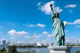 自由女神基座上的诗图片