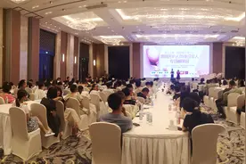 渭南医护人员、现役军人专场相亲会，300名单身青年齐聚，场面壮观又火爆图片