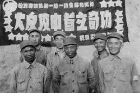 敌工科长贪生怕死投降日军，八路军旅政委妻子差点落入其手图片