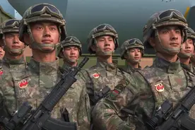 前进！前进！前进！人民军队国庆阅兵高能混剪图片
