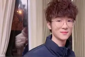 和平精英一哥和一姐谈上了恋爱：王小歪和呆萌坐实恋情图片