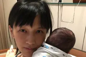 papi酱换置顶疑似回应“儿随父姓”：网上和身边永远有一群“挑刺狂魔”图片