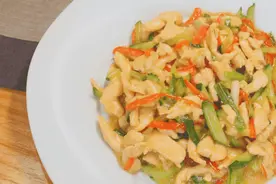 大厨教你特色川菜小煎仔鸡，味道让人垂涎欲滴图片