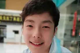 吹陶笛的16岁“星星”少年火了图片