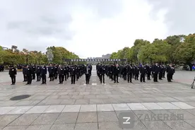 4 月 4 日 10 时，贵州各地下半旗志哀图片