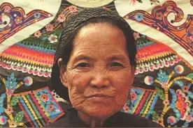 陕西一农妇库淑兰，10年连生13个孩子，精美艺术剪纸，惊艳联合国图片