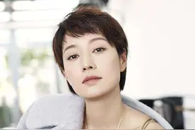 马伊琍的原生家庭：从小在弄堂里长大的她，却活成了“马司令”！图片