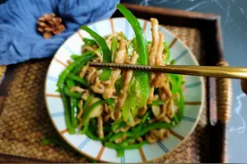 炒肉丝不嫩不入味还粘锅？大厨教你“三个妙招”，嫩滑入味不粘锅图片