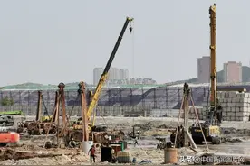 辽宁大连：首座专业足球场开工建设 可容纳6万人图片