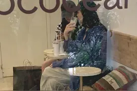 近日，网友多次在三里屯偶遇杨幂逛街，杨幂私服造型太绝了图片