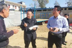 唐河县副县长曹闯在上屯镇调研脱贫攻坚工作图片