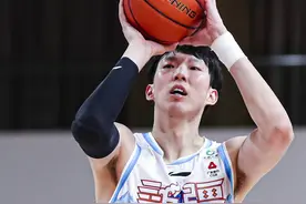 周琦临走前看出谁才是兄弟！辽宁3大巨头抗压送别，新疆全队沉默图片