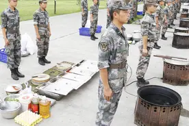 解放军炊事班里，老班长做的饭有多好吃？反正我是吃不到视频封面
