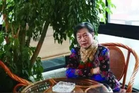 隐藏的富婆钱燕萍，靠古董发家致富，收藏的银缕玉衣连故宫都没有图片
