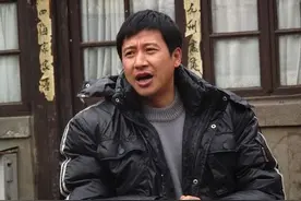 张国强因穷被前妻抛弃, 带着儿子北漂一举成名, 二婚娶北方张曼玉图片