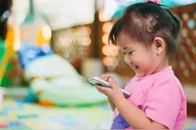 若工资允许，建议早给孩子买这3种玩具，远离手机，锻炼大脑灵活图片