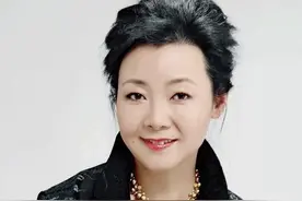父亲节萨日娜回忆当年拍《父亲》图片