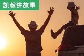 高速追尾，紧急时刻，儿子的一句哭求让所有人破防图片