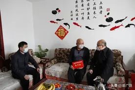 东营广饶：孙早军走访慰问援鄂医务人员家属图片