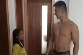 5岁女儿和父亲合照6年，亲子照变化喜人：女儿惊艳，爸爸依旧帅气图片