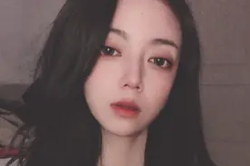 小说：她没有带伞，裙子都被雨水给打湿了图片