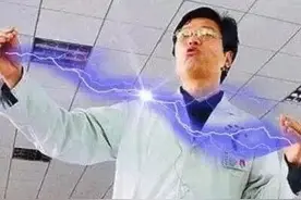 “电竞劝退”警告：90%是人菜瘾大，别玩游戏了回家吧图片